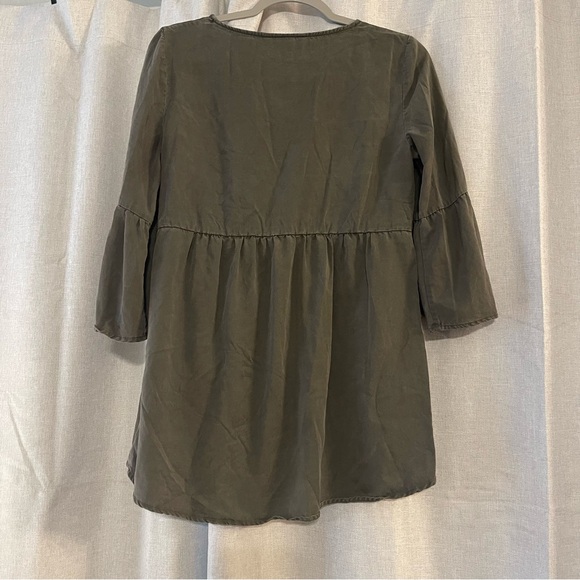 BODEN Curved Seam 3/4 Bell Sleeve Top - Picture 4 of 5